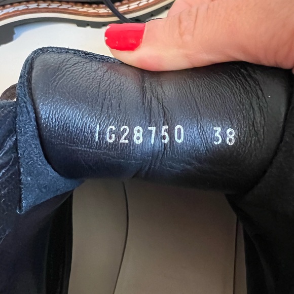 Chanel combat black leather quilted lace up boots - Picture 10 of 11